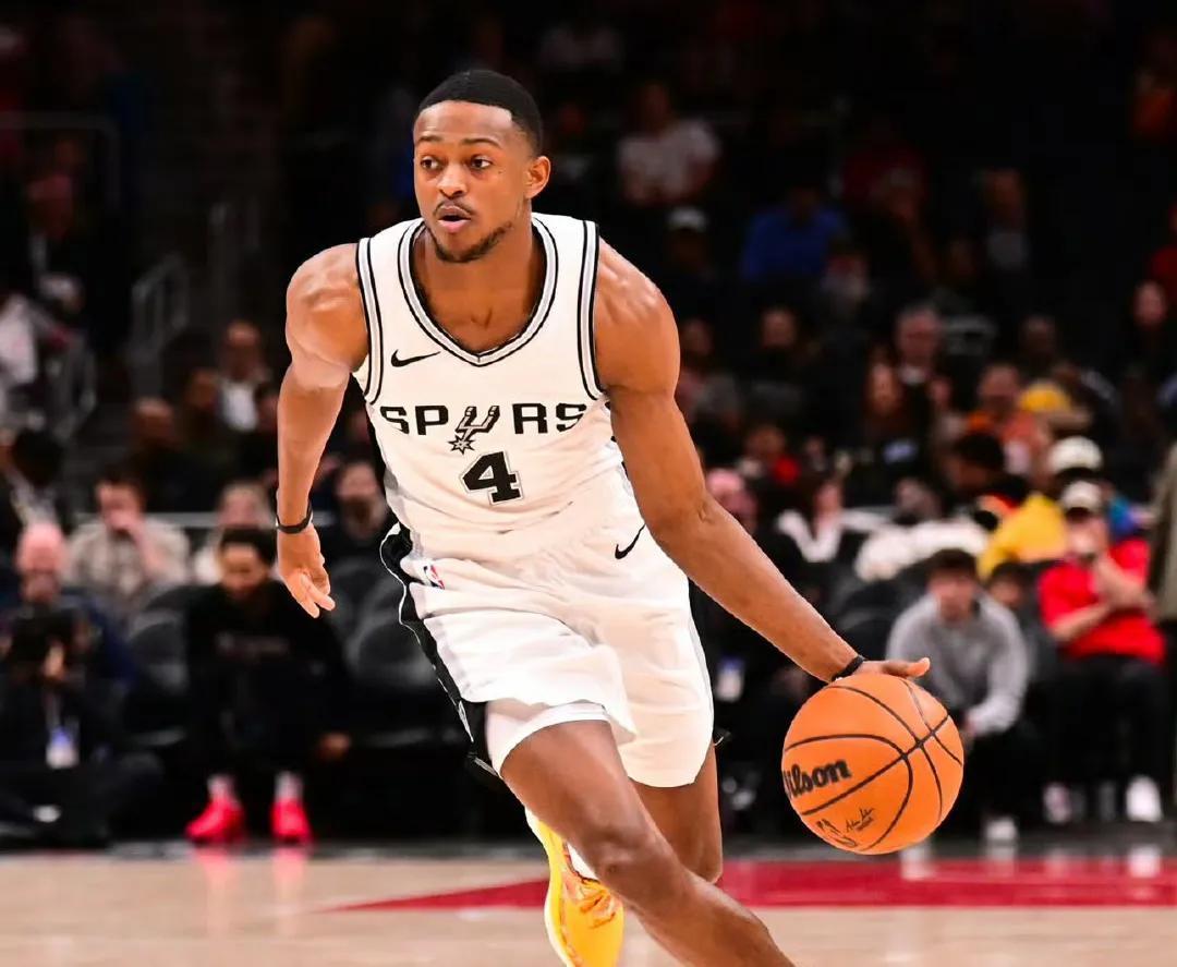 包含爵士豪取连胜，高效进攻打出火热的词条