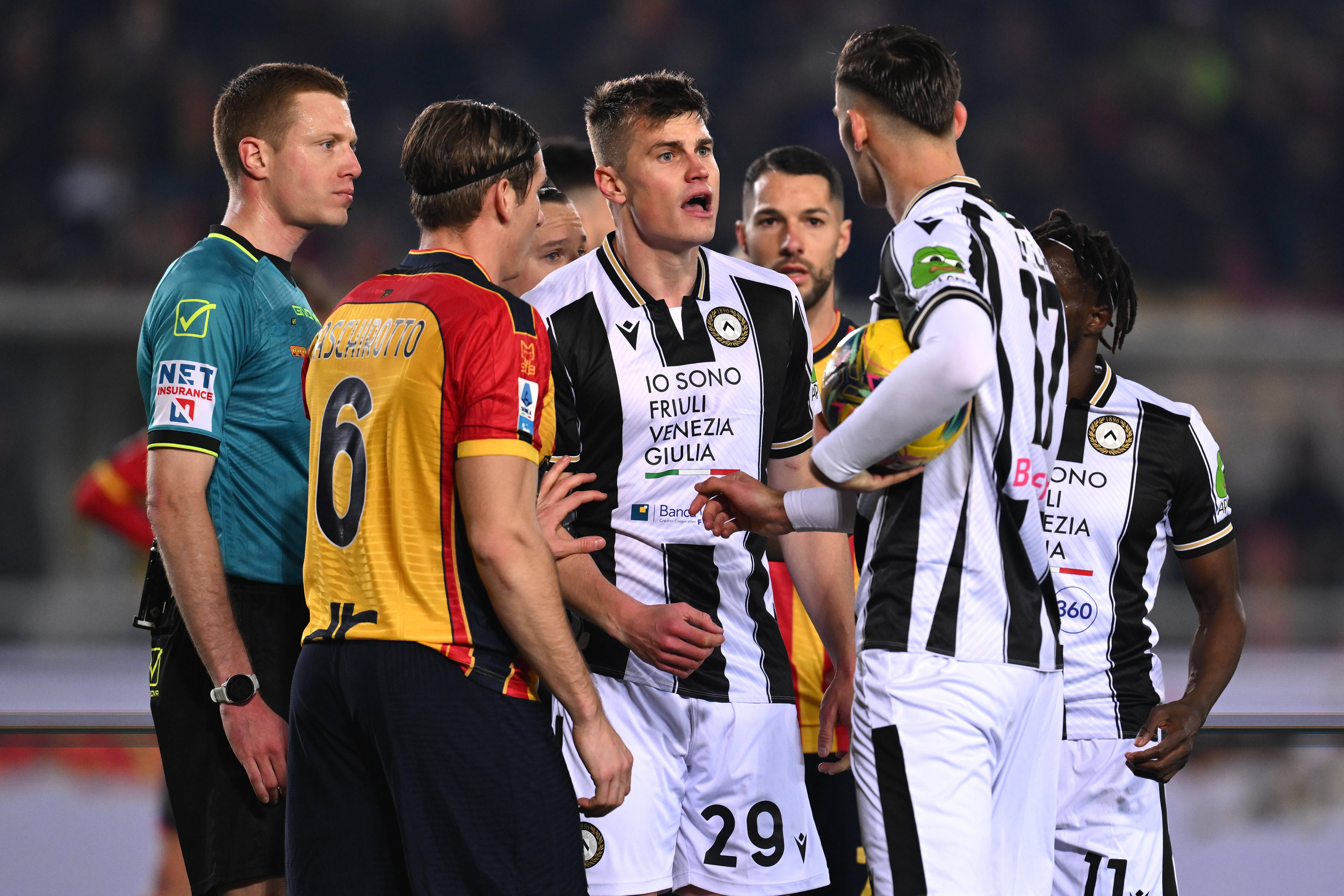 意甲联赛引发讨论！明星球员成焦点