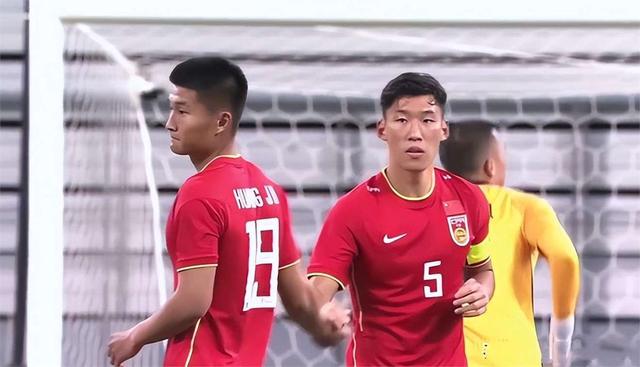 国内足球比赛将上演激烈角逐，势均力敌