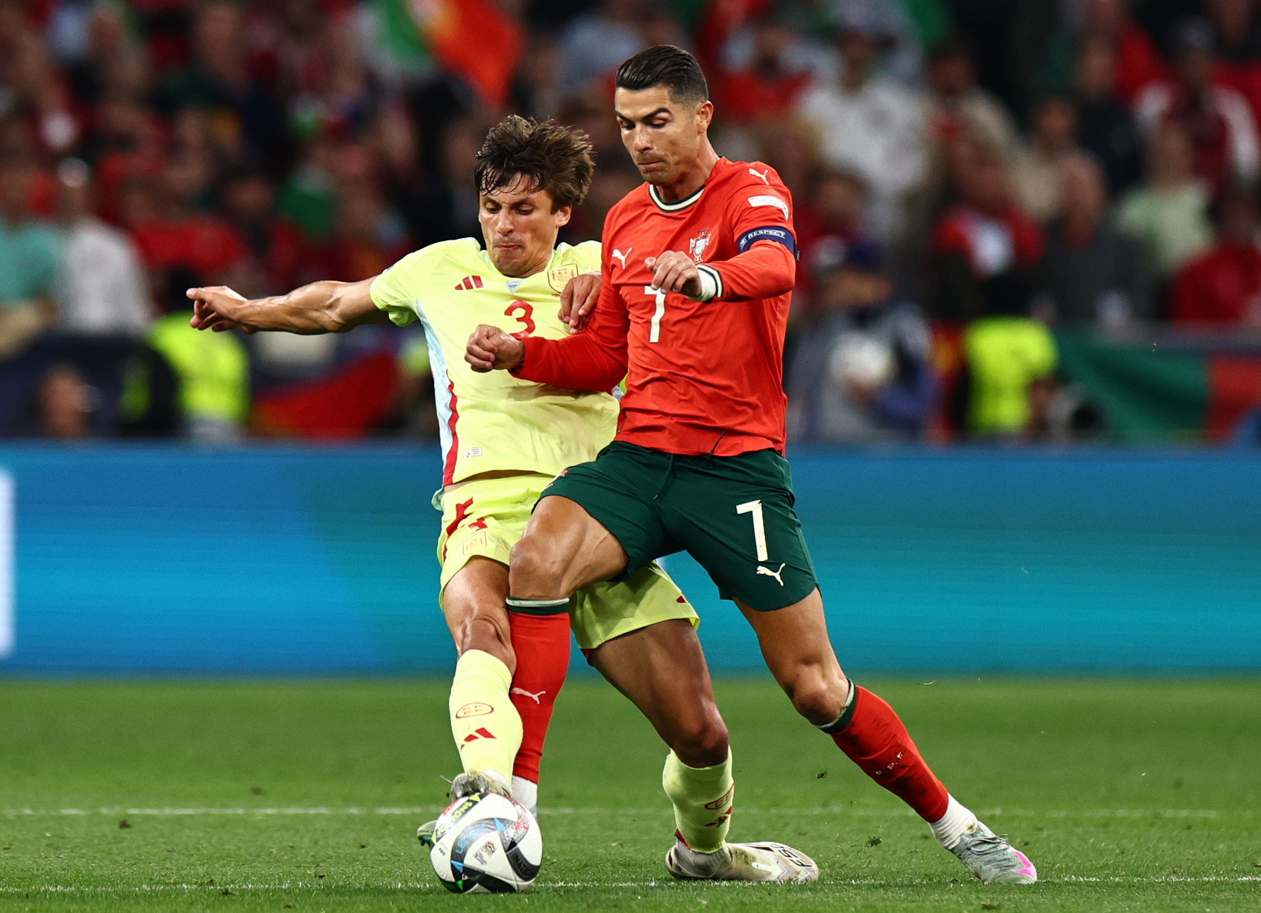 包含葡萄牙球星连续场场高光表现的词条