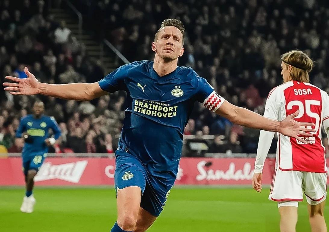 1xBit体育视频-荷甲劲旅对决，阿贾克斯对阵PSV埃因霍温的简单介绍