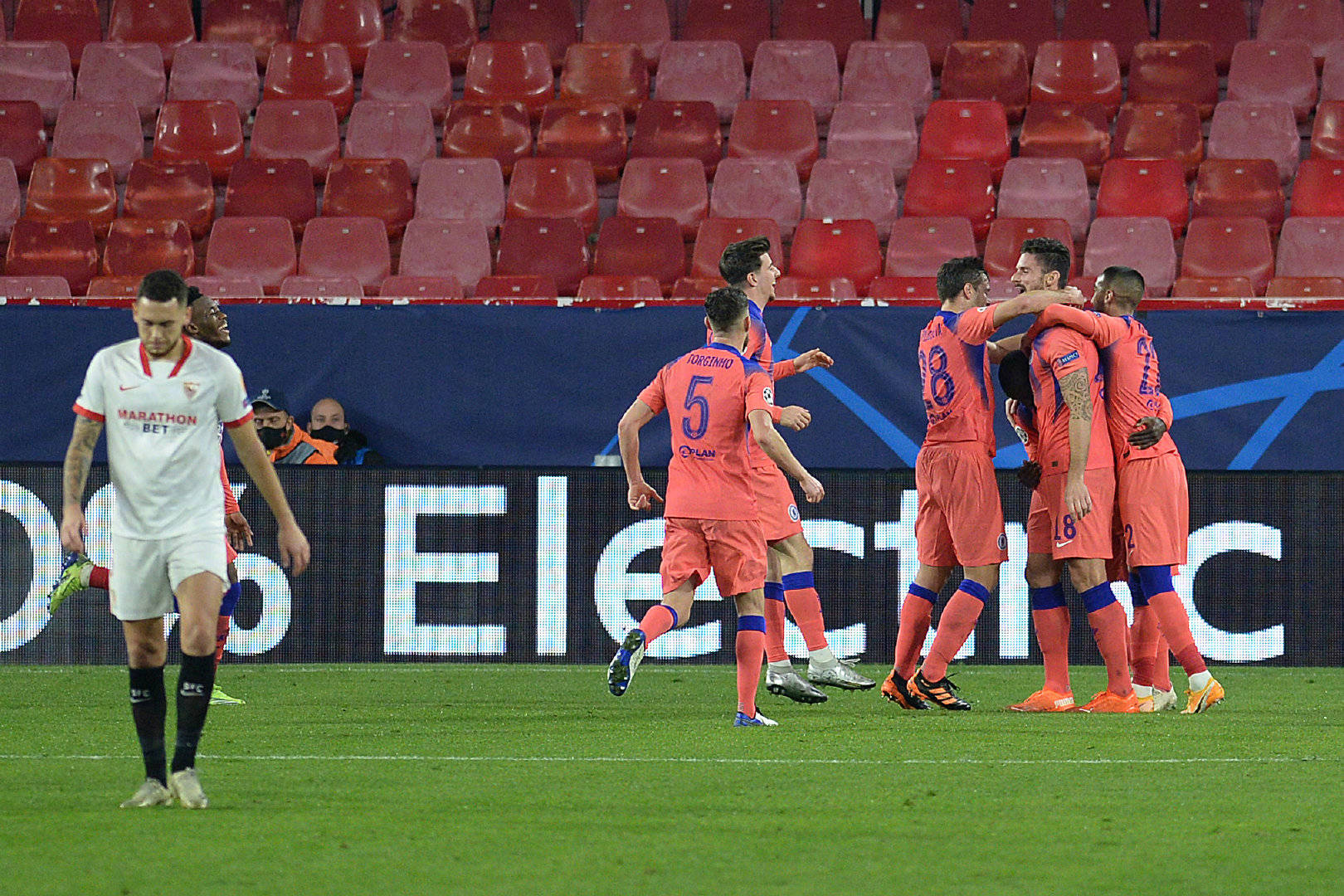 塞维利亚主场险胜南特，夺得积分榜前三的简单介绍