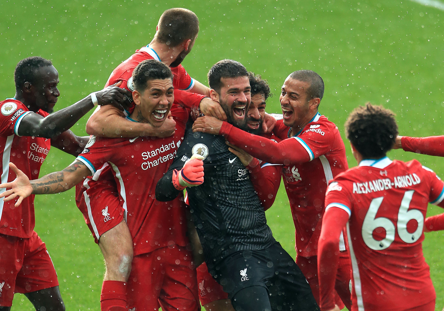 包含利物浦客场战胜西布朗,继续领跑积分榜的词条 包含利物浦客场战胜西布朗,继续领跑积分榜的词条