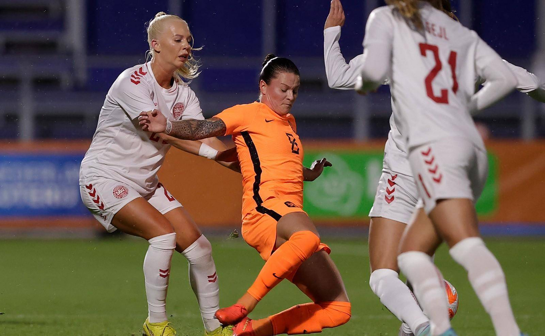 英格兰女足表现出色，锁定世界杯冠军资格