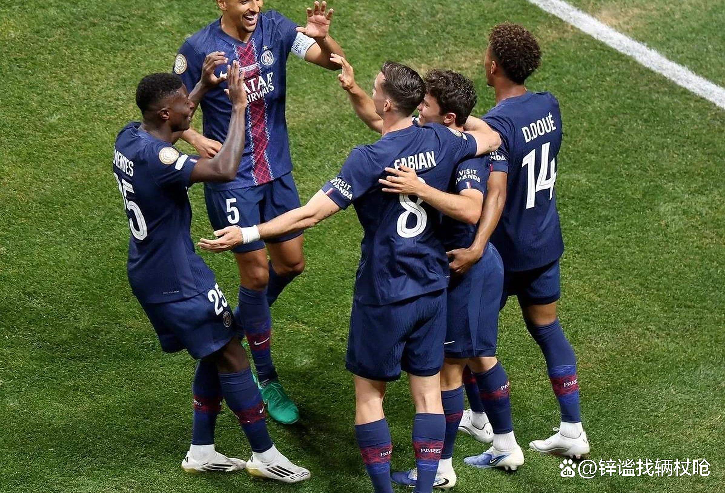 包含巴黎圣日耳曼-拜仁慕尼黑，两队互交白卷的词条