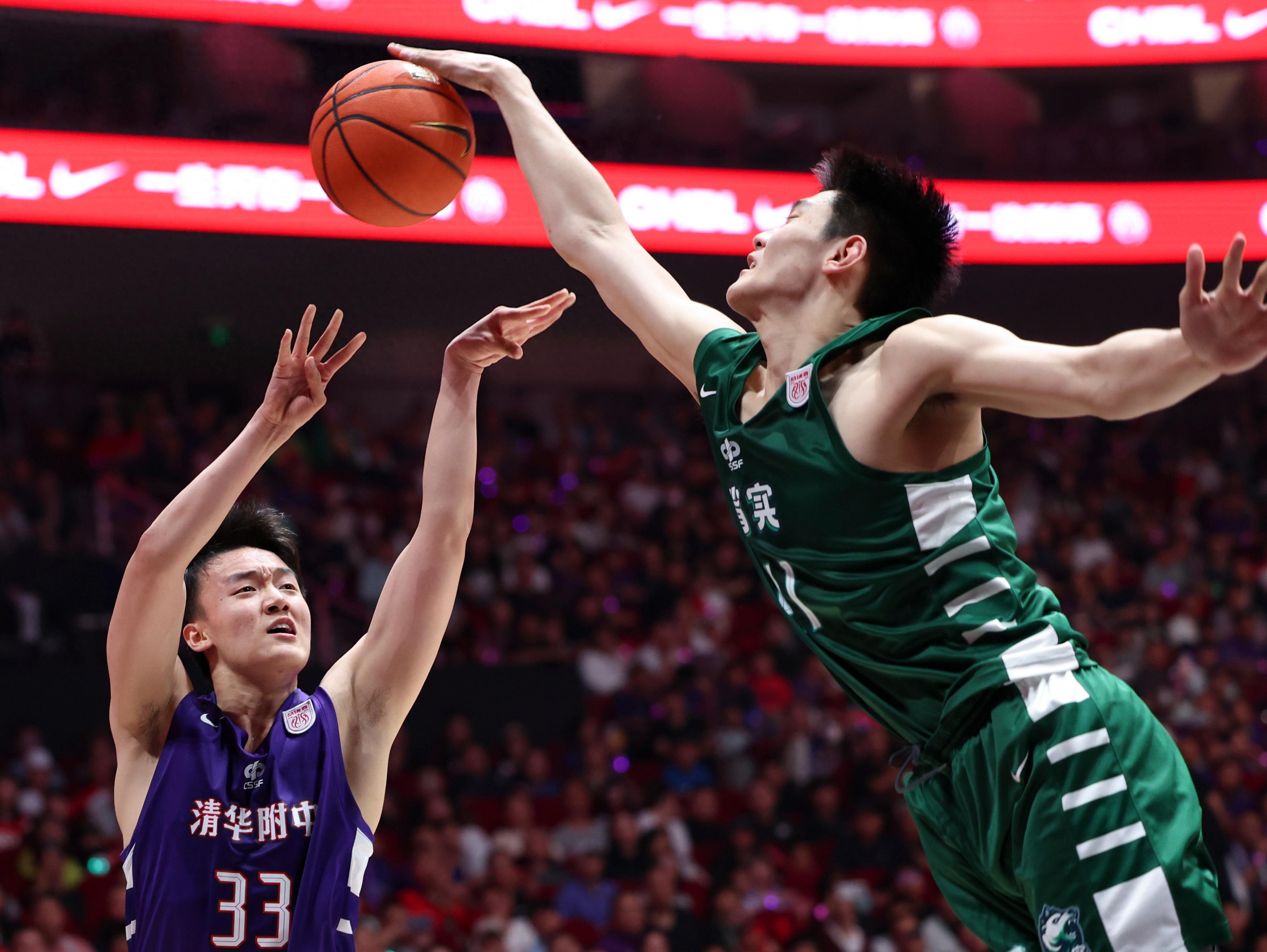 篮球联赛新科球队表现出色，冲击高层