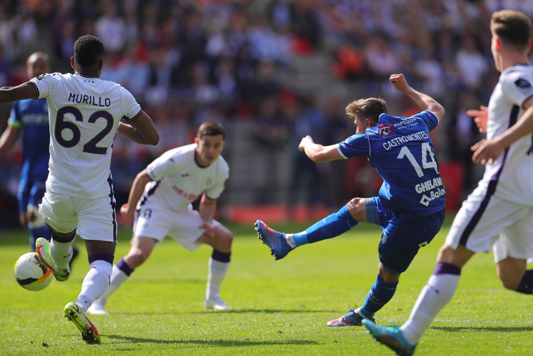 1xBit体育官方入口-足球联赛中，比利时队取得胜利